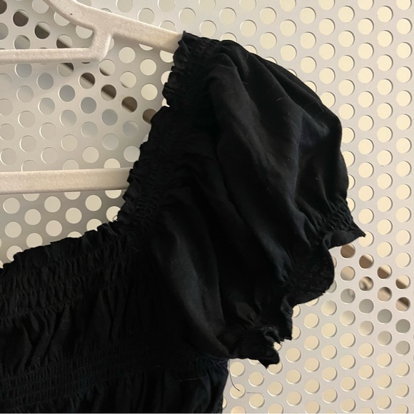 Garage Cropped Ruffled and Puffed Short Sleeve Smocked Top Size Small Black NWT - Picture 12 of 12